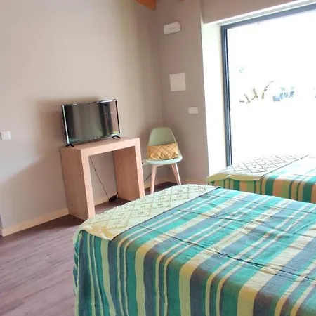 Poco E Meio - Padel & Pool * Santiago da Guarda