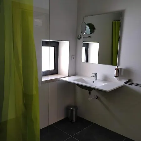 Poco E Meio - Padel & Pool Santiago da Guarda