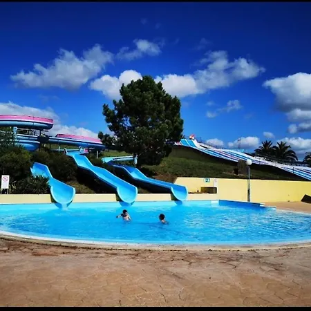 Poco E Meio - Padel & Pool Santiago da Guarda