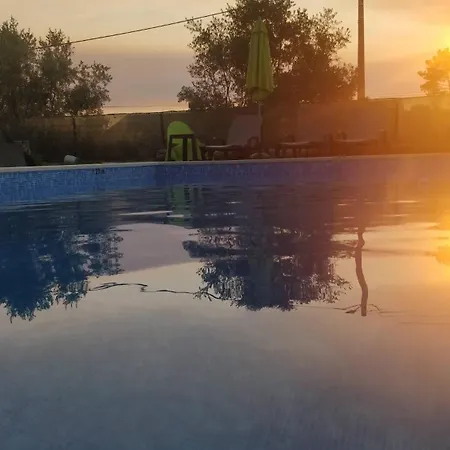 Poco E Meio - Padel & Pool * Santiago da Guarda