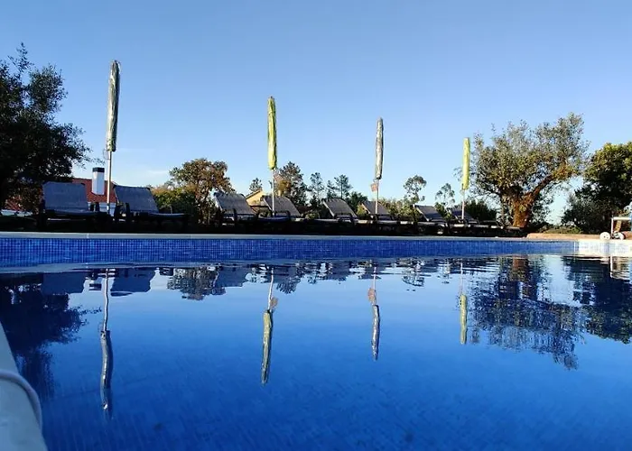 Poco E Meio - Padel & Pool Santiago da Guarda