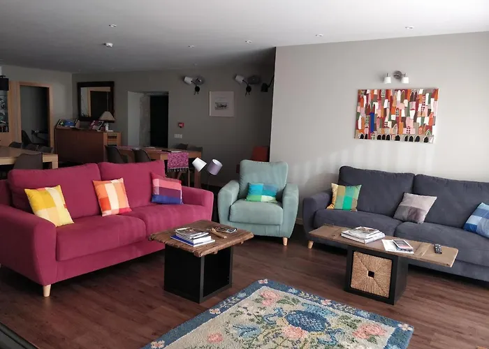 Фермерский дом Poco E Meio - Padel & Pool Santiago da Guarda