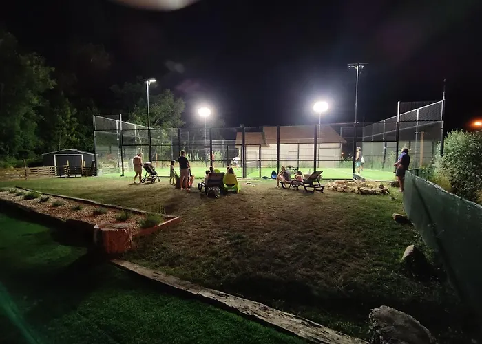 农家乐 Poco E Meio - Padel & Pool