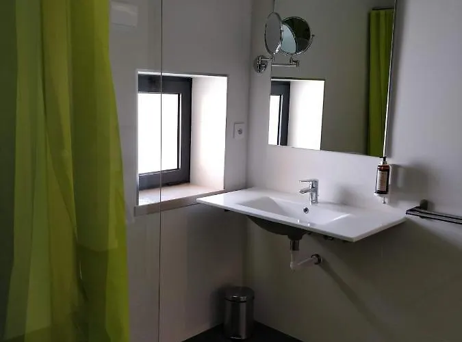 Poco E Meio - Padel & Pool Santiago da Guarda