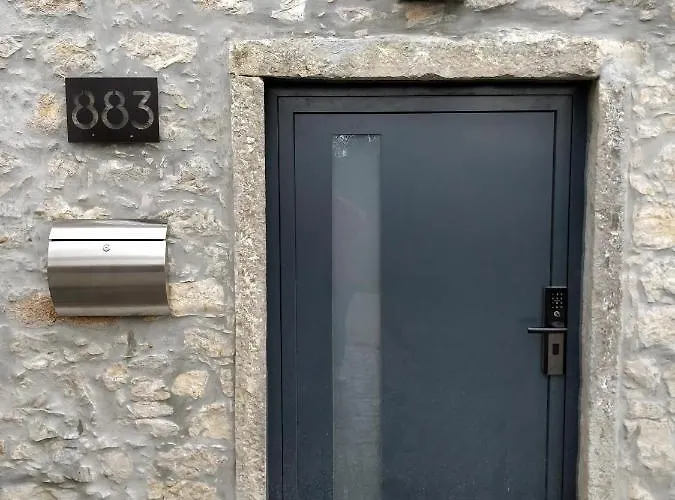 Poco E Meio - Padel & Pool Фермерский дом Santiago da Guarda