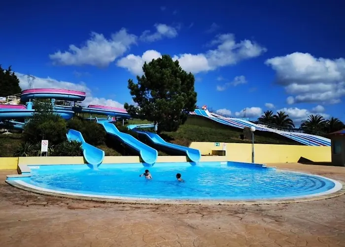 Poco E Meio - Padel & Pool Santiago da Guarda