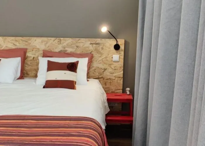 Poco E Meio - Padel & Pool * Santiago da Guarda